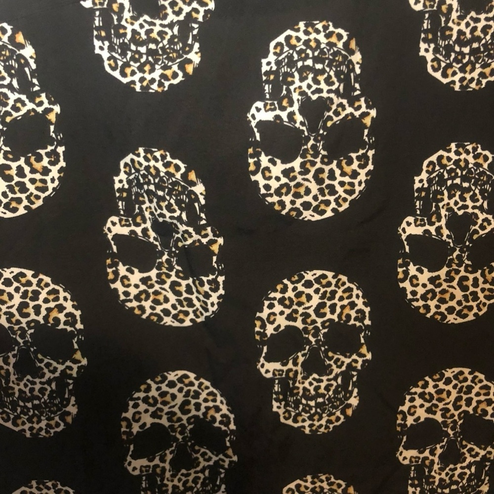 Leopard Skull Print Black Women's Top - Picture 6 of 8